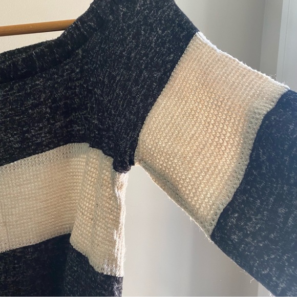 Off the shoulder fall vibes sweater - Picture 3 of 4